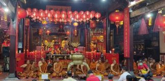 Kelenteng Tempat Ibadah Agama Apa? Jawaban singkatnya Agama Buddha.