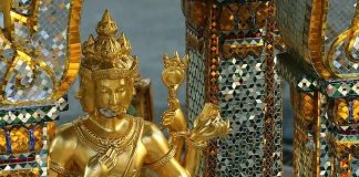 Brahma Empat Wajah populer juga disebut Buddha Empat Wajah di Asia Tenggara. Khususnya oleh masyarakat Tionghoa yang menyebutnya Sie Mien Fo.