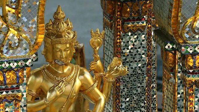 Brahma Empat Wajah populer juga disebut Buddha Empat Wajah di Asia Tenggara. Khususnya oleh masyarakat Tionghoa yang menyebutnya Sie Mien Fo.