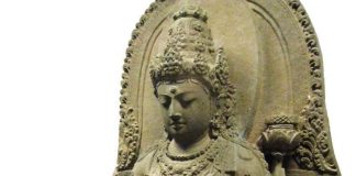 Gayatri Rajapatni distanakan sebagai Prajna Paramitha