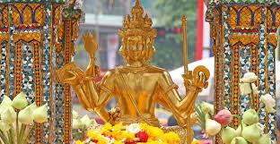 Buddha empat muka adalah istilah umum yang memerluka tinjauan kritis secara Buddha Dharma.