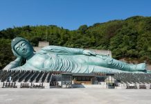 Nanzoin Fukuoka Terapkan Biaya Masuk Turis Asing: Respon Overtourism di Jepang Nanzoin Fukuoka mulai terapkan tarif tiket masuk khusu bagi wisatawan asing sebagai respon atas overtourism di Jepang