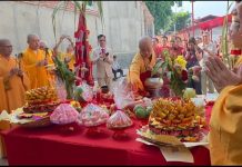 Vihara 400 tahun yaitu Jin De Yuan atau Vihara Dharma Bhakti bangkit dengan dimulainya pemugaran yang ditandai dengan upacara pasang kong liong dipimpin 8 orang bhiksu