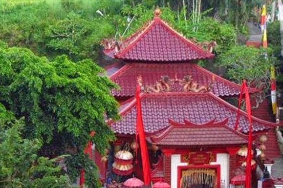 Vihara Amurva Bhumi Blahbatuh: Singa Emas yang Terlupakan Vihara Amurva Bhumi Blahbatuh Singa Emas yang Terlupakan