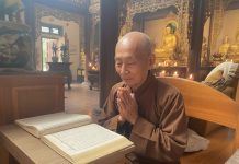 Bhiksu Yang Mun memiliki jutaan follower di media sosial, belakangan terungkap ternyata dibuat dengan AI.