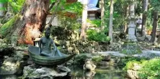 Zen dan Nagarjuna Dari Dekonstruksi ke Pengalaman Langsung
