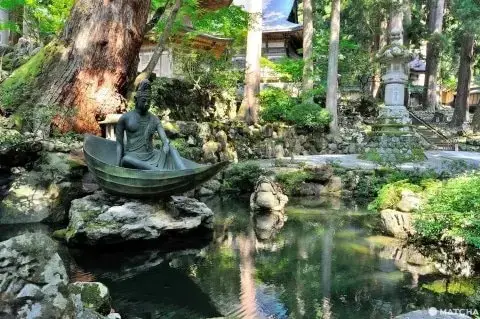 Zen dan Nagarjuna Dari Dekonstruksi ke Pengalaman Langsung