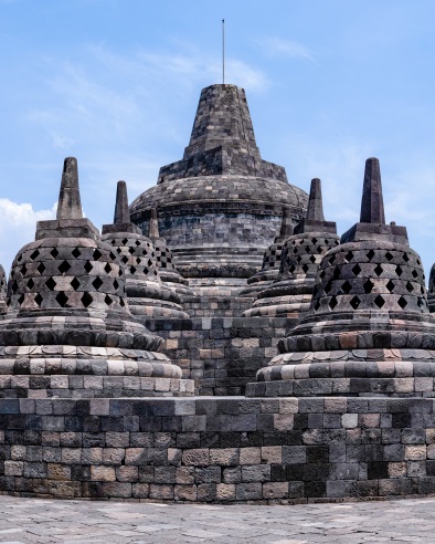 Preserving the Integrity of Borobudur oleh Sinta Tju LEE